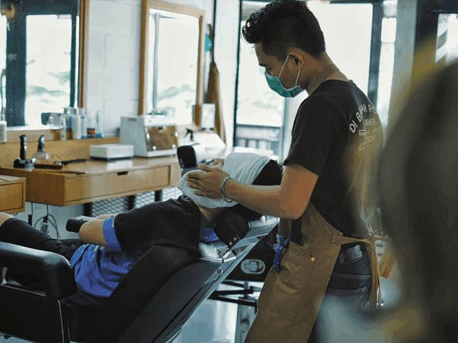 Layanan dari Franchise di Bawah Pohon Barbershop
